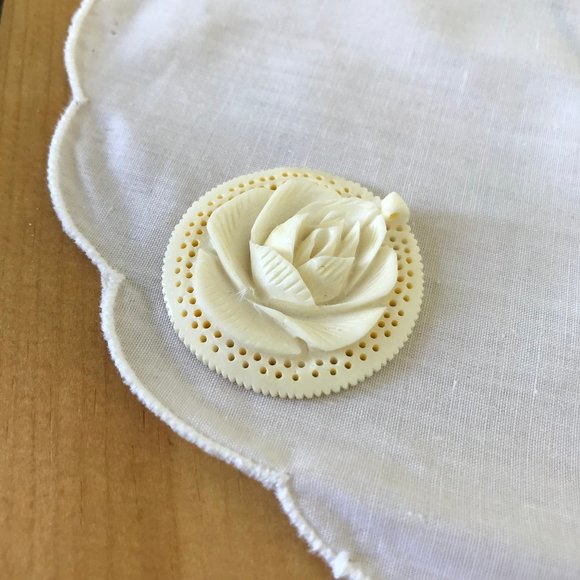 Hand Carved 3D Lotus Flower Pendant Charm 1-3/8" Boho Jewelry - Picture 2 of 4